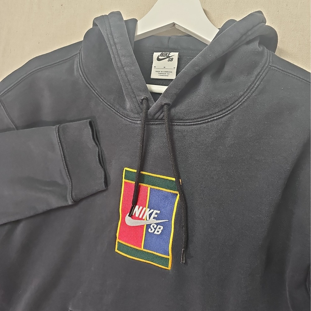 Nike SB Men's Medium Black Fleece Hoodie Embroidered Logo Court Tennis Pullover